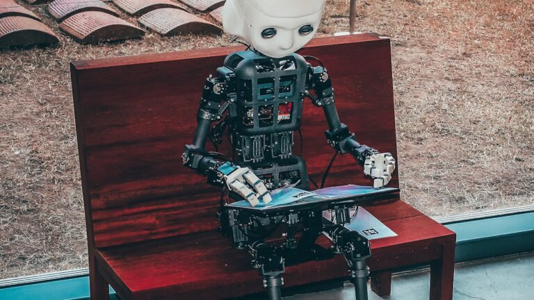 How to Implement AI in Your Workplace: A Step-by-Step Guide for HR Leaders