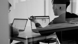 Avoiding Pitfalls in EOR Services: Common Mistakes to Sidestep